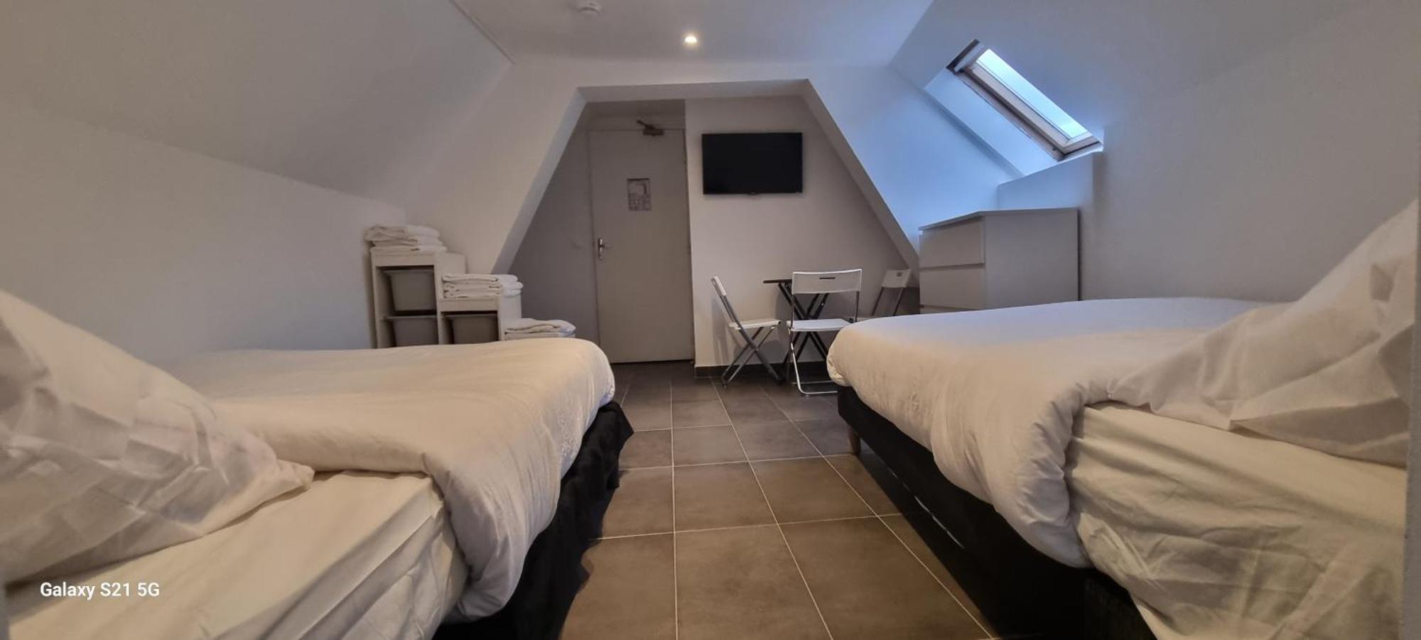 Hôtel Sainte-Barbe Guignes-Rabutin Buitenkant foto